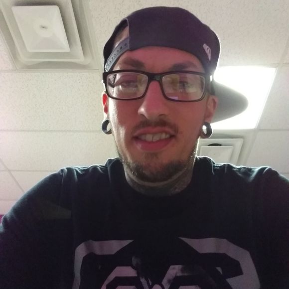 Meet your Posher, Chris - Picture 1 of 1